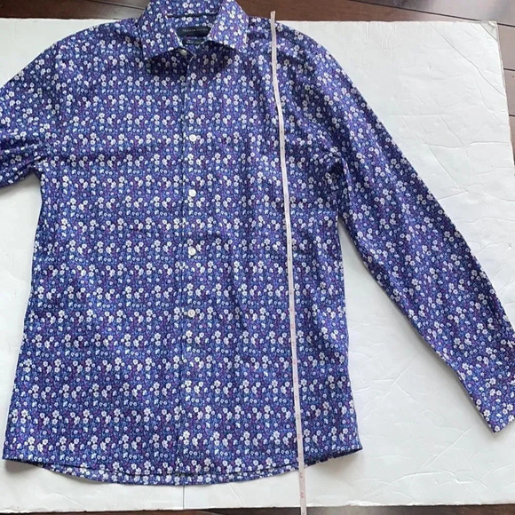 Tommy Hilfiger slim fit stretch cotton button down. Floral print. Men’s 32/33 - Picture 8 of 14